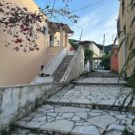 Olive Tree The Master Bed And Balcony Apartment Benitses  Exterior foto