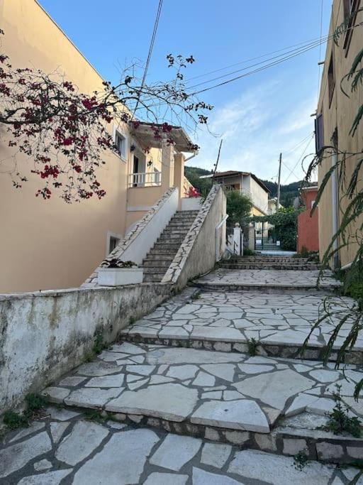 Апартаменты Olive Tree The Master Bed And Balcony *