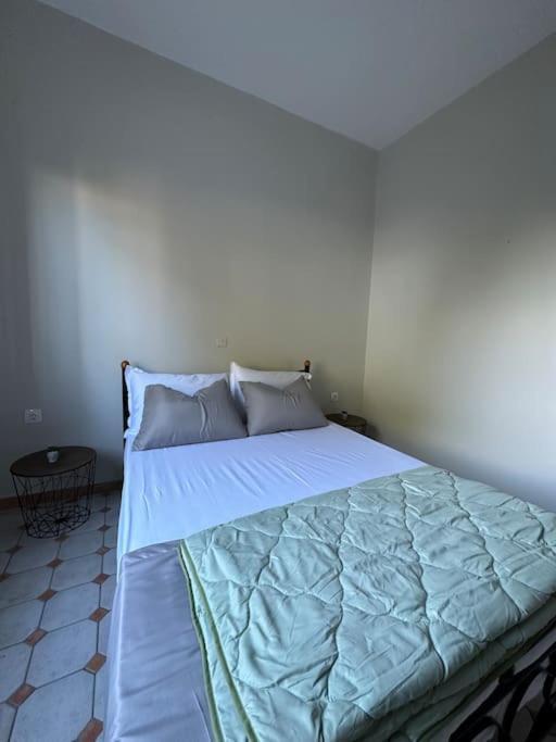Olive Tree The Master Bed And Balcony Benitses (Corfu)