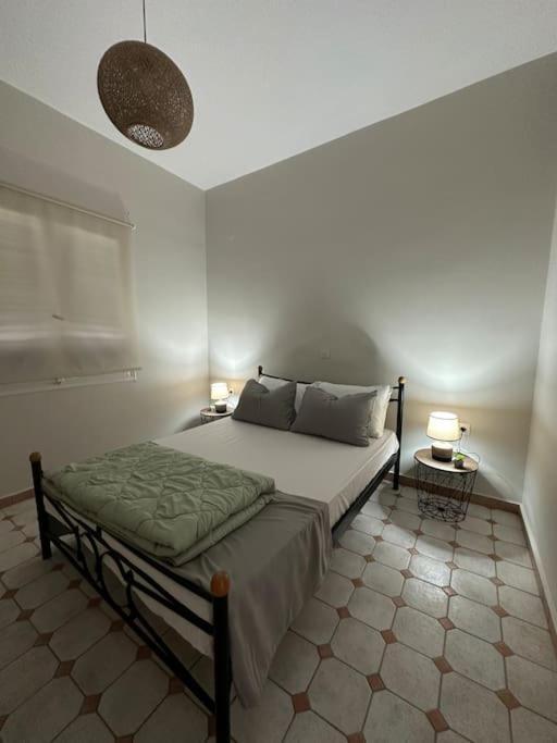 Olive Tree The Master Bed And Balcony Апартаменты